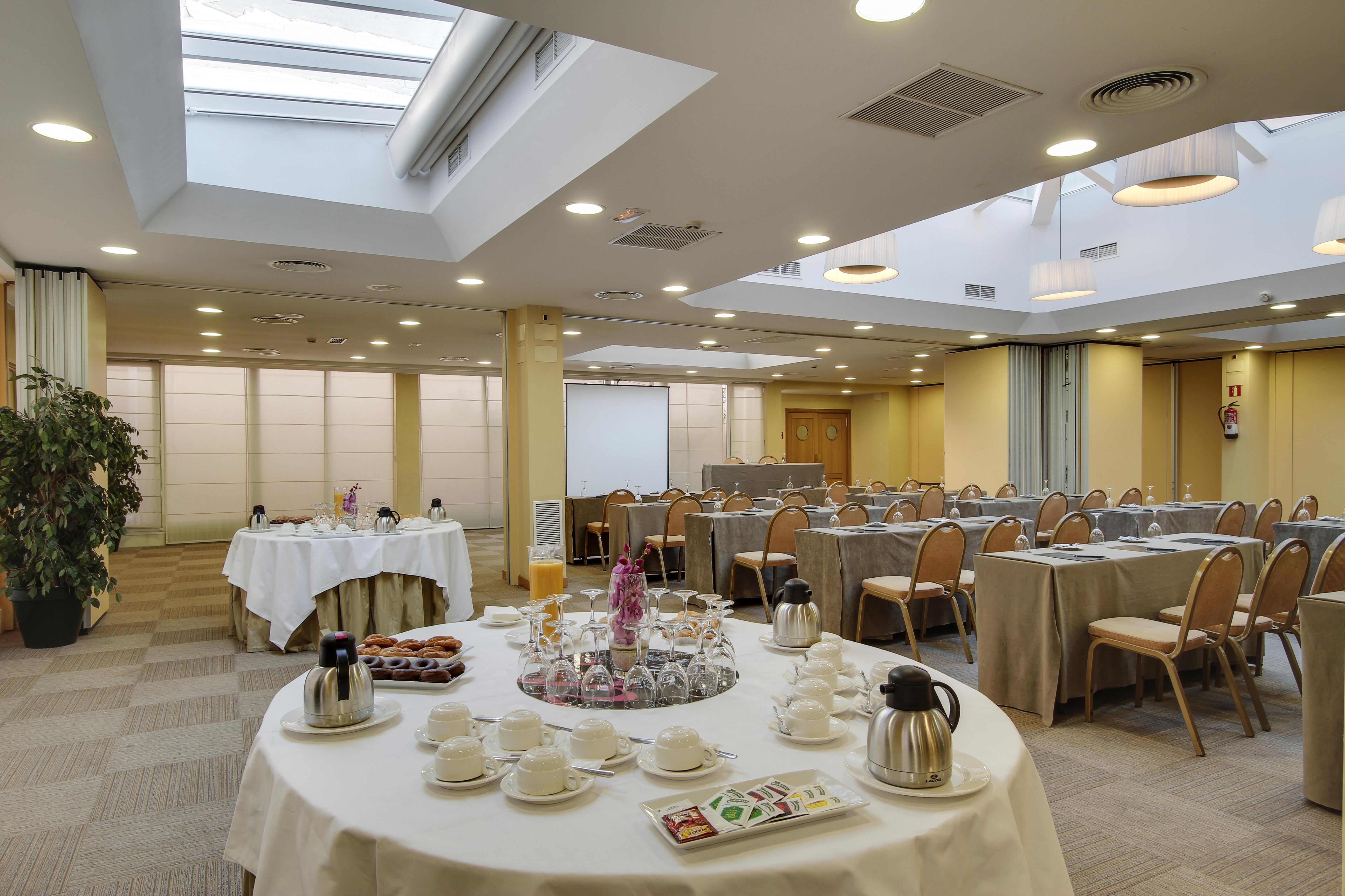 Rafaelhoteles Ventas (Adults Only) Madrid Exterior photo