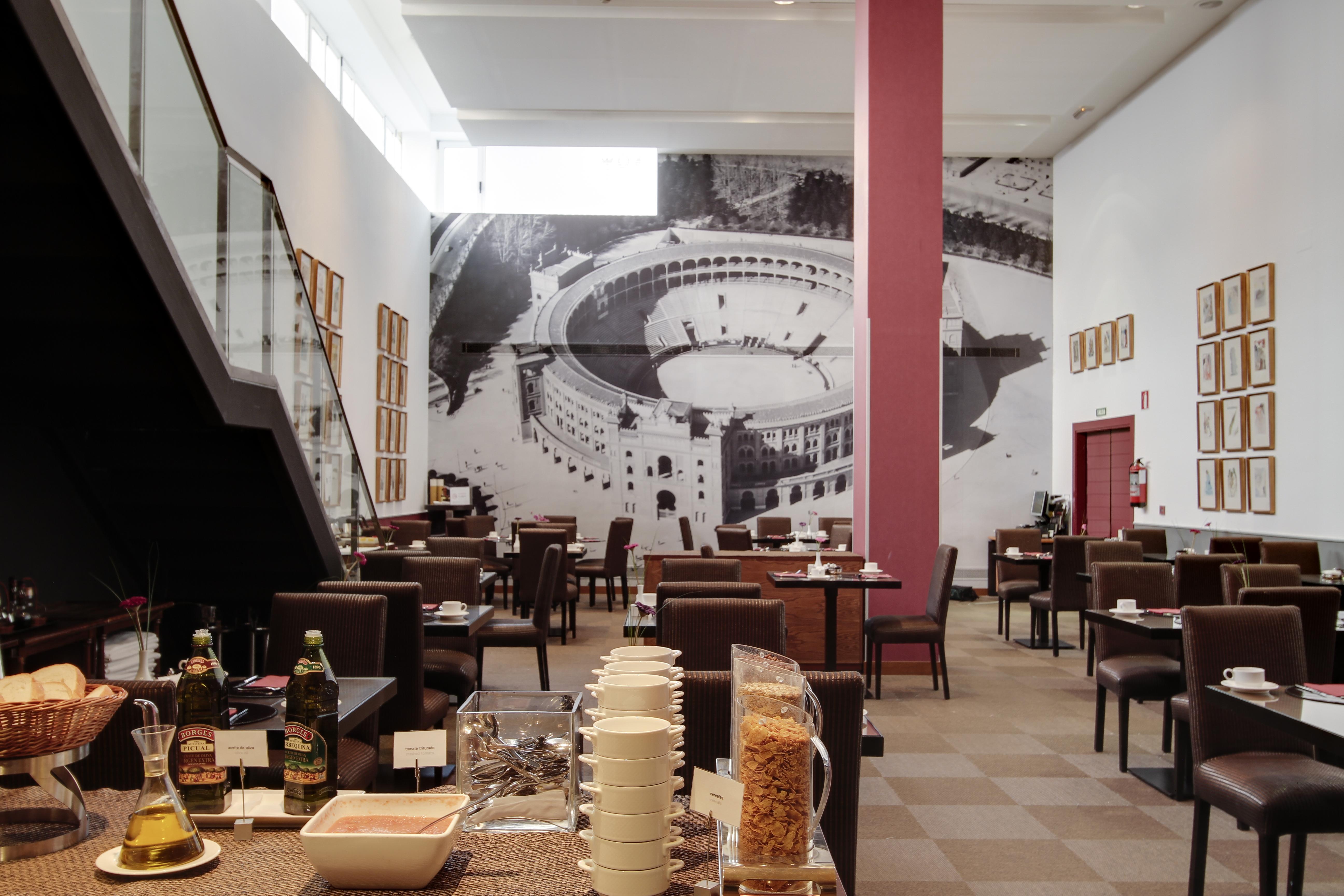 Rafaelhoteles Ventas (Adults Only) Madrid Exterior photo