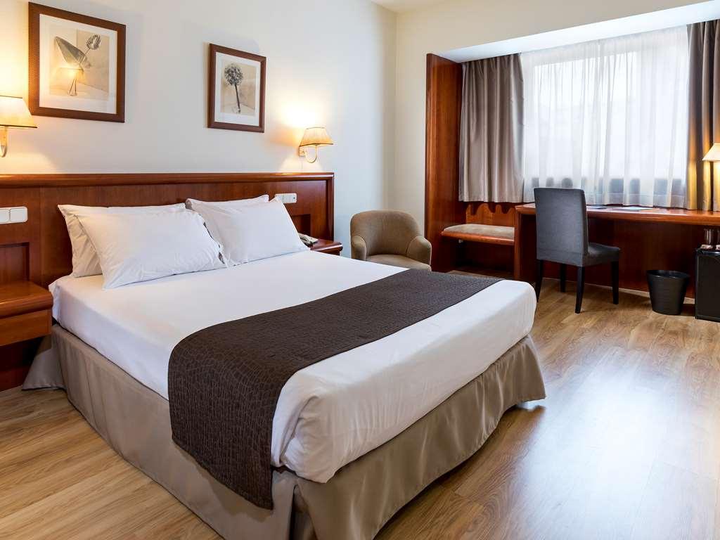 Rafaelhoteles Ventas (Adults Only) Madrid Room photo