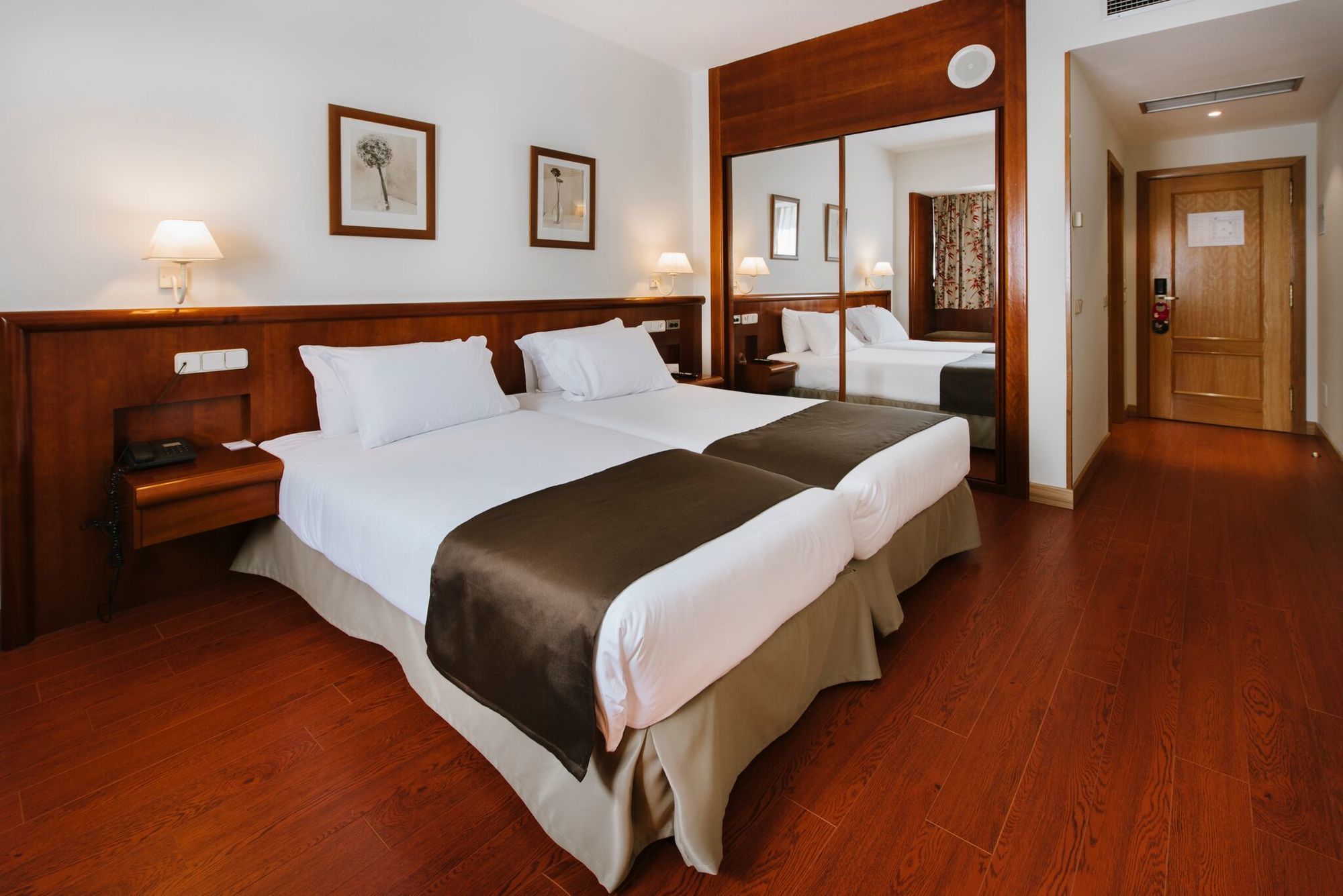 Rafaelhoteles Ventas (Adults Only) Madrid Exterior photo